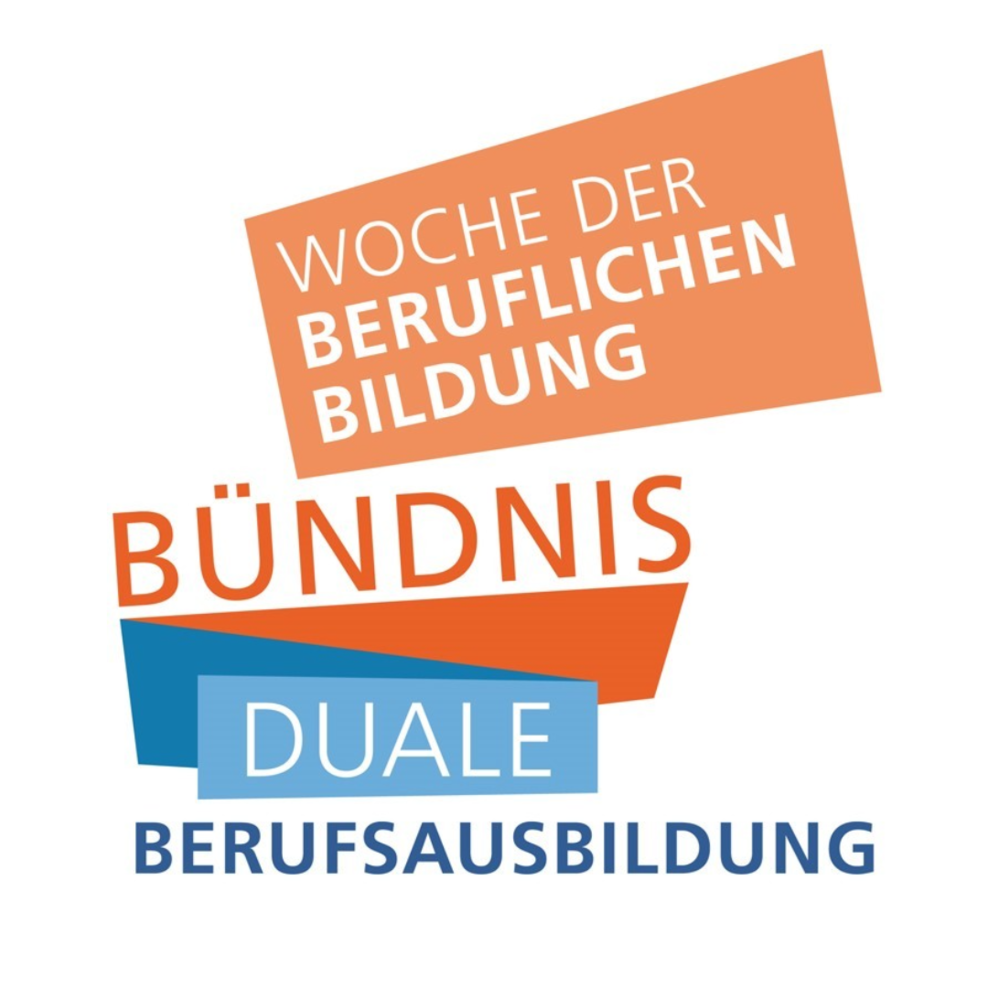 Logo mit dem Schriftzug Woche der beruflichen Bildung, weiße Schrift, oranger Untergrund. Darunter der Schriftzug BÜNDNIS DUALE BERUFSAUSBILDUNG in Orange und blau