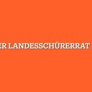 weißer Schriftzug DER LANDESSCHÜLERRAT NIEDERSACHSEN auf orangefarbenem Hintergrund