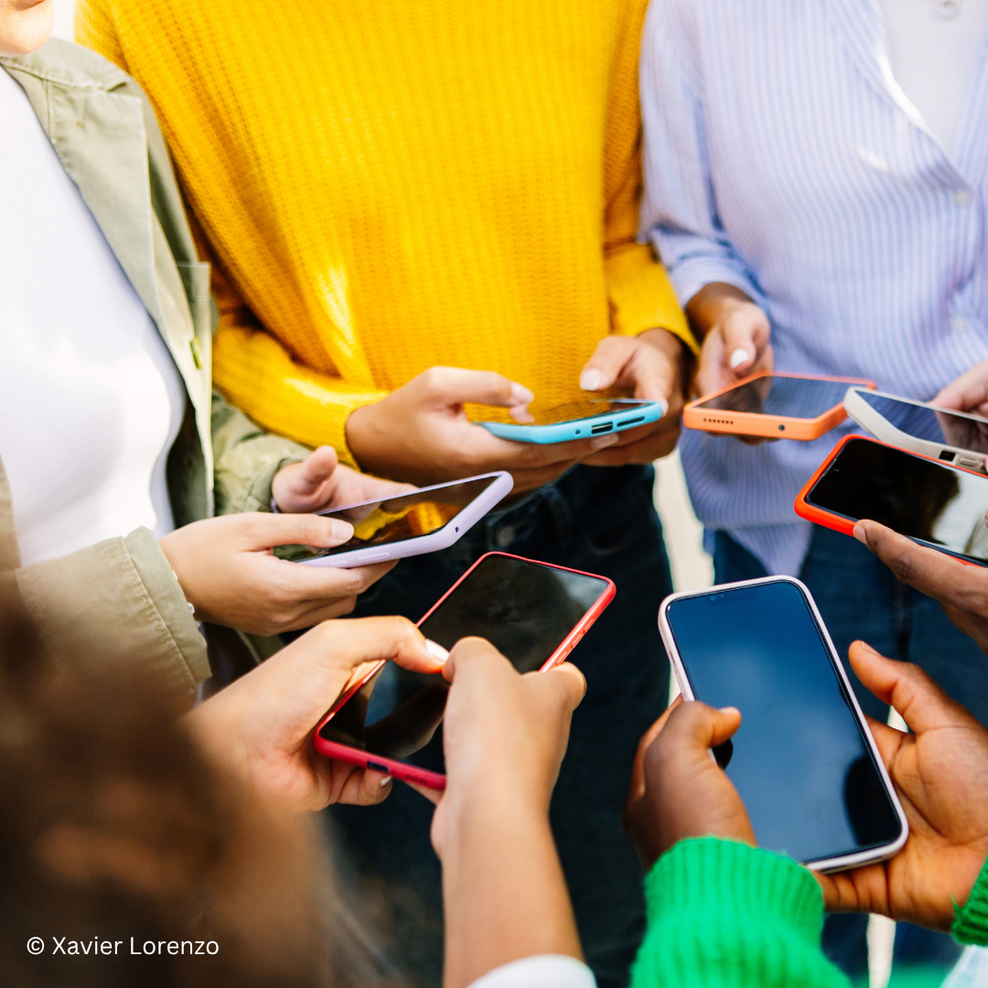 Handys, Smartphone, Kinderhände