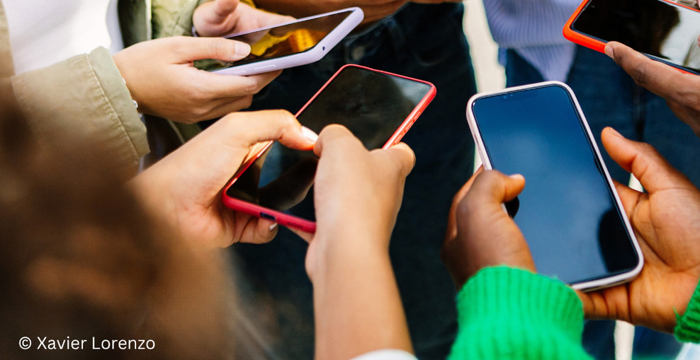 Handys, Smartphone, Kinderhände